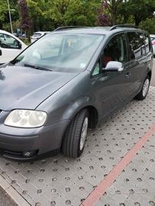 VOLKSWAGEN Touran - 2003