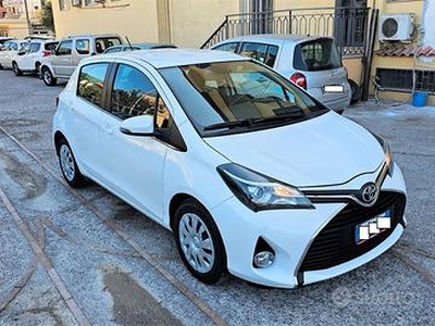 Yaris 1.4 D-4D 5 NAVI RETROCAMERA GARANZIA PERMUTE