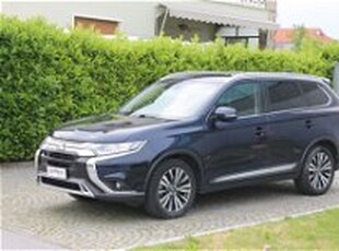 Mitsubishi Outlander 2.0 4WD GPL Bi-fuel CVT Insport SDA 7 posti del 2020 usata a Cuneo
