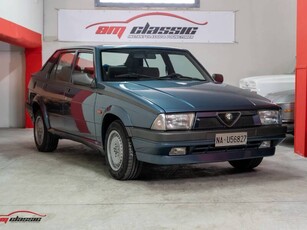 Usato 1990 Alfa Romeo 75 2.0 Benzin 148 CV (11.500 €)
