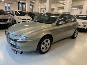 Usato 2000 Alfa Romeo 147 2.0 Benzin 150 CV (2.990 €)