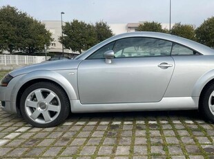 Usato 2001 Audi TT 1.8 Benzin 225 CV (10.500 €)