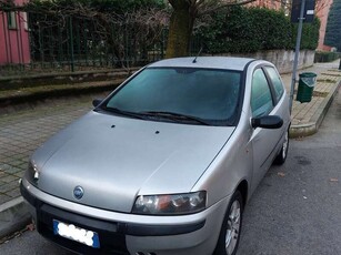 Usato 2002 Fiat Punto 1.2 Benzin 86 CV (1.800 €)