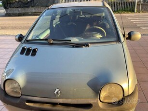 Usato 2003 Renault Twingo 1.1 Benzin 75 CV (1.800 €)