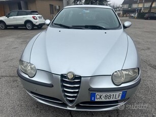 Usato 2004 Alfa Romeo 147 1.6 Benzin 105 CV (1.650 €)