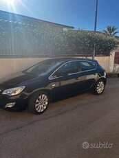 Usato 2011 Opel Astra 1.4 Benzin 140 CV (6.000 €)