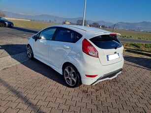 Usato 2017 Ford Fiesta 1.6 Benzin 182 CV (14.000 €)