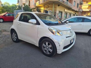 TOYOTA iQ