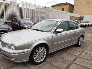 Usato 2005 Jaguar X-type 2.5 Benzin 196 CV (4.499 €)