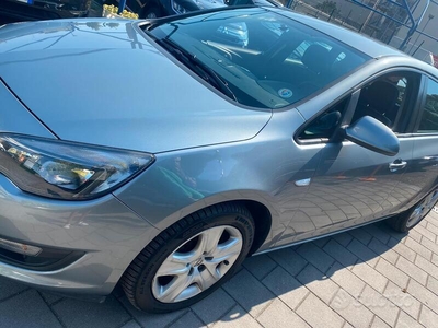 Usato 2014 Opel Astra 1.7 Diesel 110 CV (7.000 €)