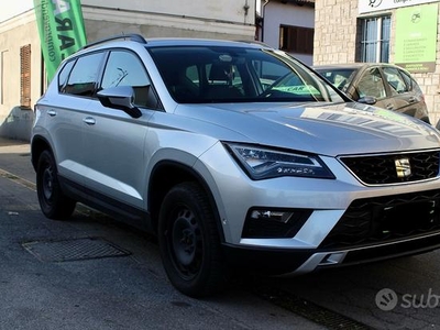 Seat ateca con parcheggio automatico