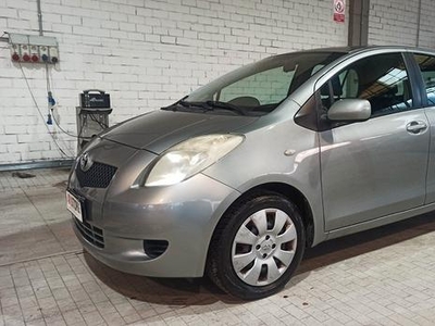 Toyota Yaris 1.0 5 porte Neopatentato