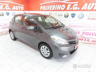 TOYOTA Yaris 1.0 BENZINA 5 PORTE FULL 2013