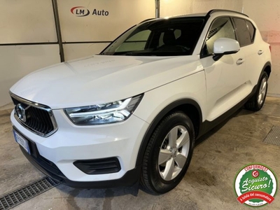 Volvo XC40 T3 Momentum usato