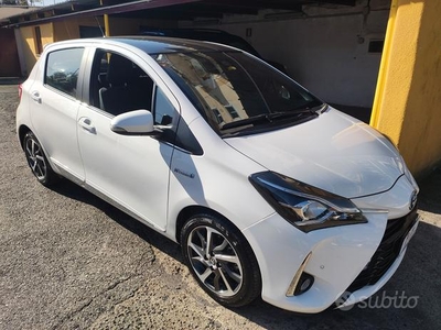 Yaris Hybrid tetto panoramico