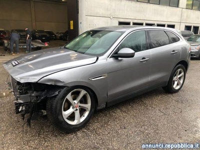 Jaguar Altro F-PACE 2.0 D 180CV AWD PURE CAMBIO AUTOMATICO Megliadino San Vitale