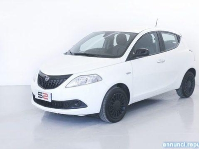 Lancia Y 1.0 FireFly 5 porte S&S Hybrid Silver NEOPATENTATI Feltre