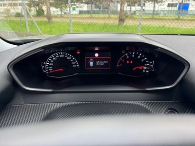 PEUGEOT 2008 PureTech 130CV Allure NAVI+RETR.