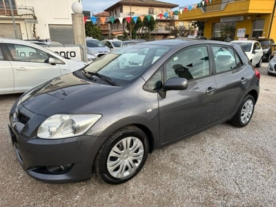 Toyota Auris 1.4 D-4D 5 porte Sol usato