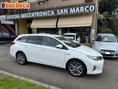 Toyota - auris - ts 1.8..