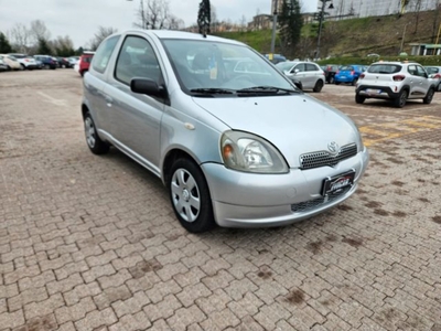 Toyota Yaris 16V cat 3 porte Sol usato