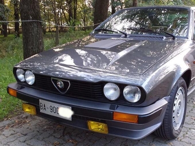 Usato 1986 Alfa Romeo Alfetta GT/GTV 2.5 Benzin 158 CV (28.000 €)
