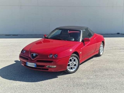 Usato 1996 Alfa Romeo Spider 2.0 Benzin 150 CV (12.000 €)