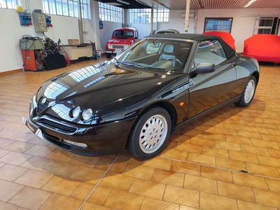Usato 1997 Alfa Romeo Spider 2.0 Benzin 150 CV (13.500 €)