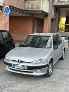 Usato 2001 Peugeot 106 1.4 Benzin 75 CV (3.800 €)