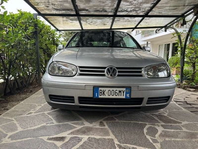 Usato 2001 VW Golf Cabriolet 2.0 Benzin 116 CV (4.600 €)