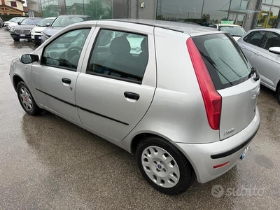 Usato 2004 Fiat Punto 1.2 Benzin 60 CV (2.500 €)