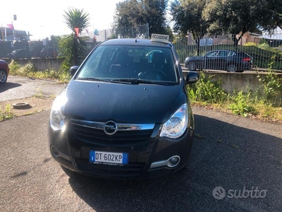 Usato 2008 Opel Agila 1.0 Benzin 65 CV (2.200 €)