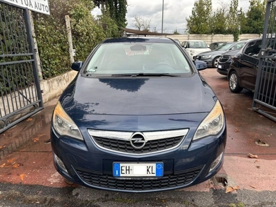 Usato 2011 Opel Astra 1.4 Benzin 140 CV (2.990 €)