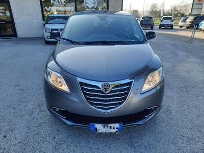 Usato 2012 Lancia Ypsilon 1.2 Benzin 69 CV (8.300 €)