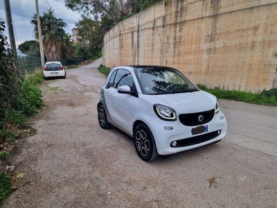 Usato 2015 Smart ForTwo Coupé 1.0 Benzin 71 CV (11.550 €)