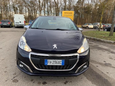 Usato 2017 Peugeot 208 1.2 Benzin 82 CV (8.490 €)