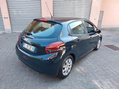 Usato 2017 Peugeot 208 1.6 Diesel 75 CV (7.990 €)