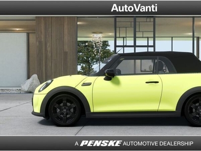 Usato 2023 Mini Cooper Cabriolet 1.5 Benzin 136 CV (34.180 €)