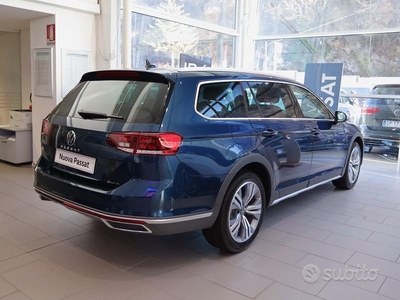 Usato 2024 VW Passat Alltrack 2.0 Diesel 200 CV (44.900 €)