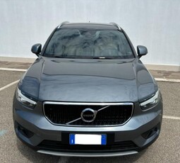 2019 VOLVO XC40