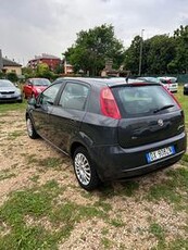 Fiat grande punto adatta ai neopatentati benzina