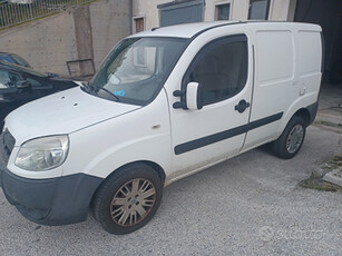 Furgone Fiat doblo 1.9 multijet incidentato