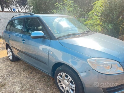 Usato 2008 Skoda Fabia 1.2 Benzin 69 CV (3.000 €)