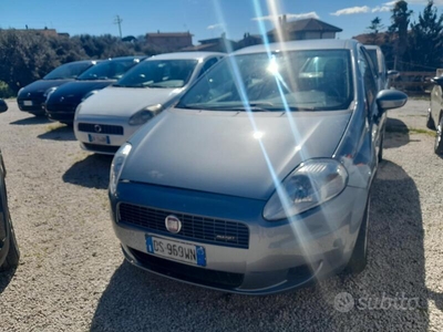 Usato 2009 Fiat Grande Punto 1.2 Benzin 78 CV (2.990 €)