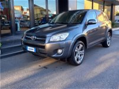 Toyota Rav4 2.2 D-Cat A/T 150 CV Luxury del 2010 usata a San Vittore Olona