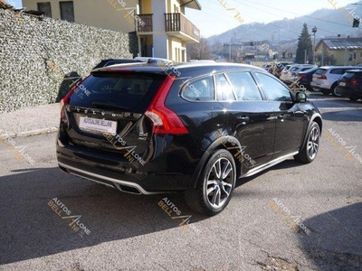 VOLVO V60 CROSS COUNTRY D4 AWD Geartronic (2.400cc 5 Cilindri)