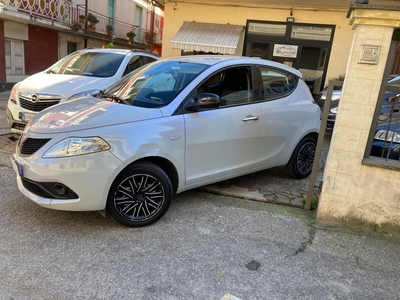 Lancia Ypsilon 1.2 69 CV 5 porte S&S Gold usato