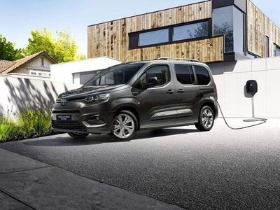 TOYOTA PROACE CITY VERSO ELECTRIC Electric 50kWh L1 Short D Executive KM 0 FERRETTI AUTOMOTIVE SRL