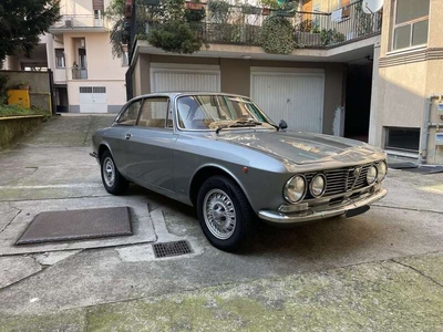 Usato 1975 Alfa Romeo GT Junior 1.3 Benzin 88 CV (31.500 €)