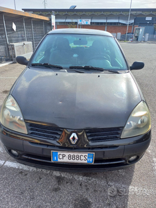 Usato 2004 Renault Clio II 1.2 Benzin (1.500 €)